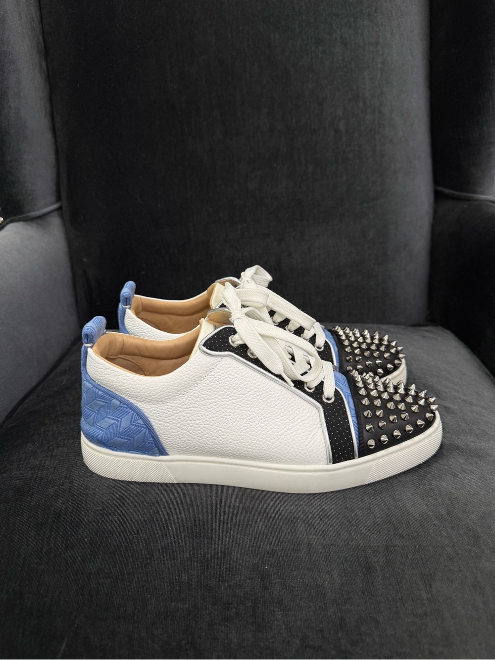 Christian Louboutin Men White, Black & Blue Spiked Low-Top Sneakers 41 1/2